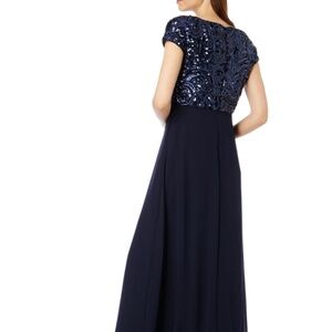 Tadashi Shoji Navy Blue evening gown Size 6